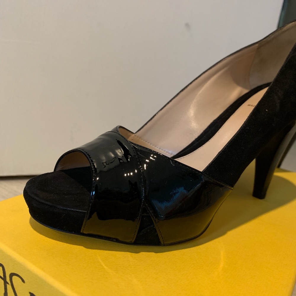 Fendi size 38 Black Heels with Logo, and box - Picture 5 of 8